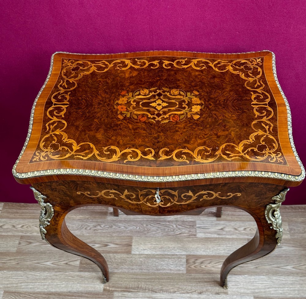 Victorian walnut.Dressing / Sewing /side Table. Circa 1875.
Work table. Sewing table  View VI