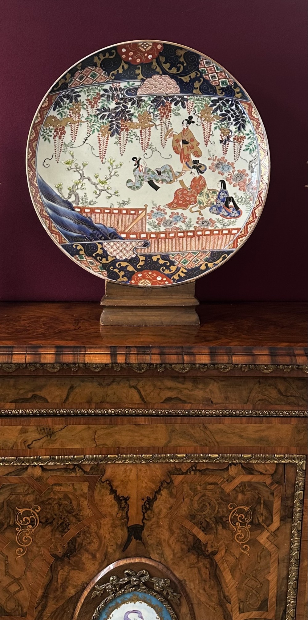 Good and large IMARI charger