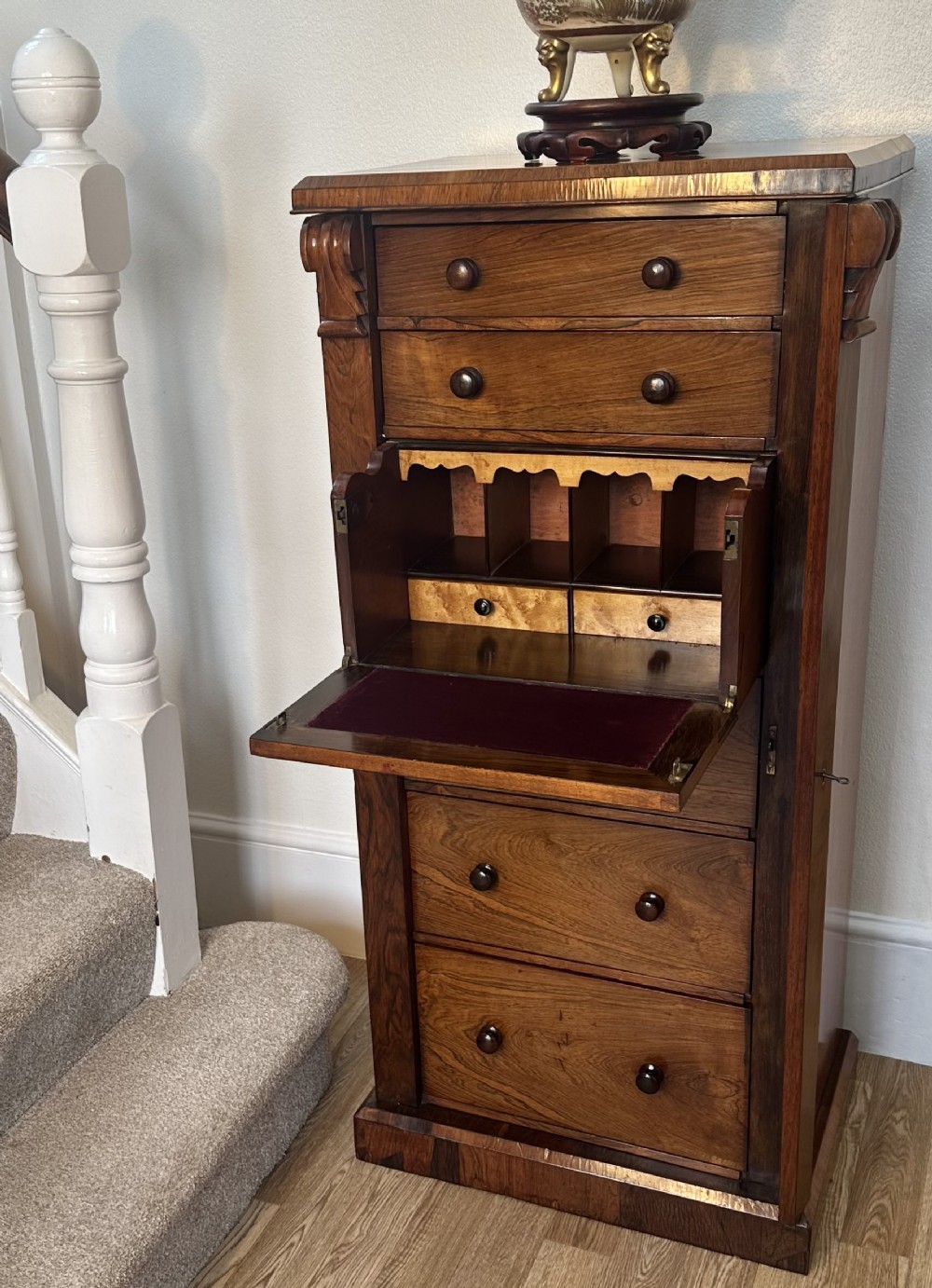 Secretaire Wellington chest circa 1825. Chest of Drawers.