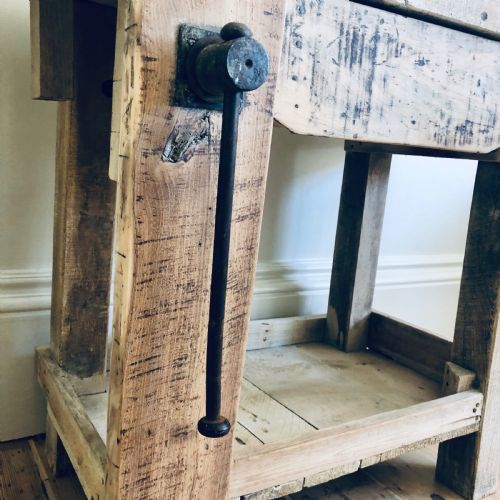 ANTIQUE FRENCH INDUSTRIAL WORK BENCH WITH VICE - ADDITIONAL PHOTO 1