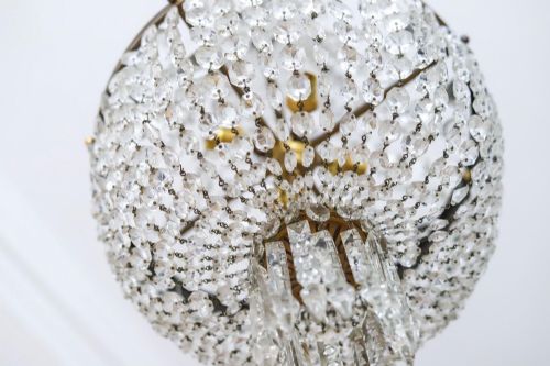 LARGE ANTIQUE FRENCH CRYSTAL BAG BALLOON CHANDELIER CIRCA 1910 - ADDITIONAL PHOTO 6