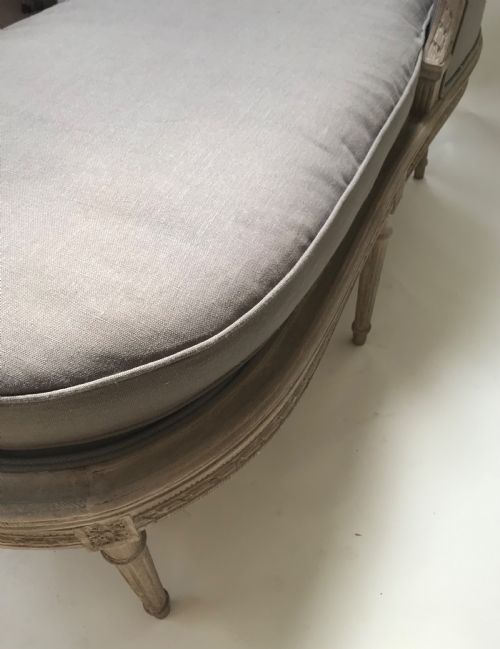 FRENCH DECORATIVE DAYBED - ADDITIONAL PHOTO 5