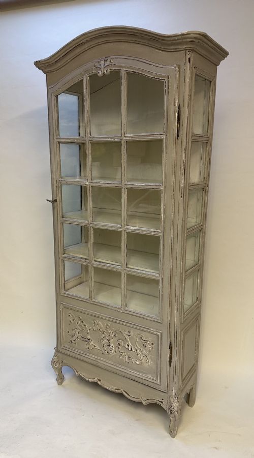 FRENCH DECORATIVE ARMOIRE
