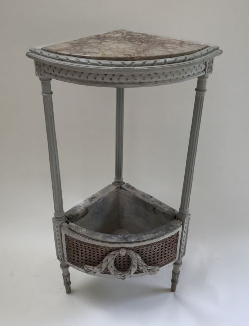 WONDERFUL FRENCH CORNER TABLE