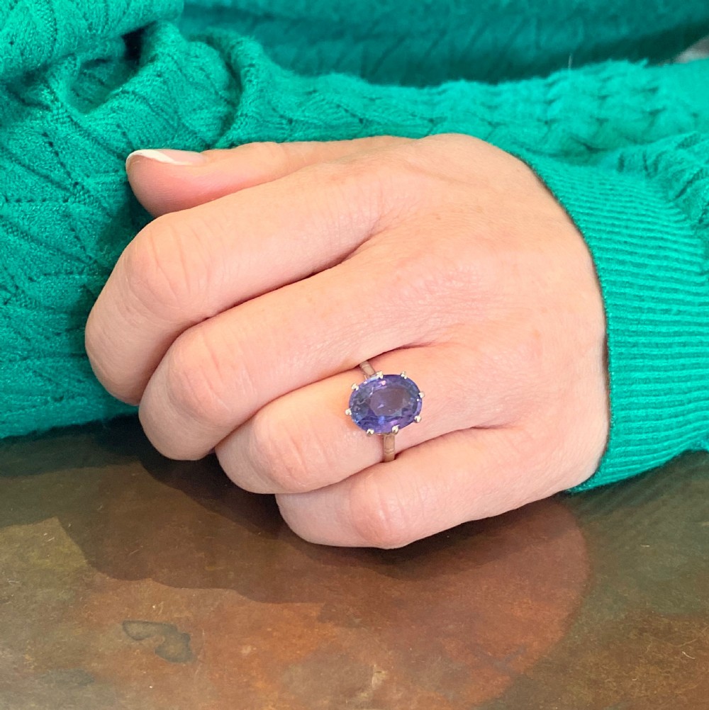 Art Deco 5.19 Carat Natural Colour Change Sapphire Solitaire Ring, circa 1920 View VIII