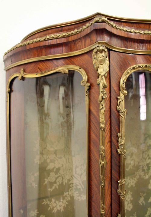 FRENCH KINGWOOD VITRINE CABINET - ADDITIONAL PHOTO 1