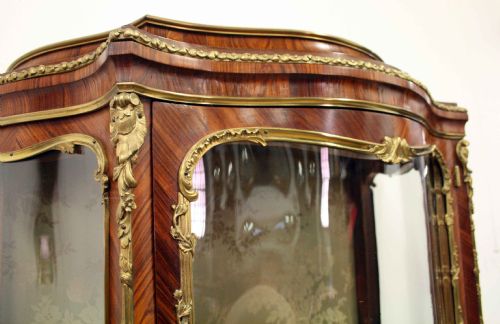 FRENCH KINGWOOD VITRINE CABINET - ADDITIONAL PHOTO 2