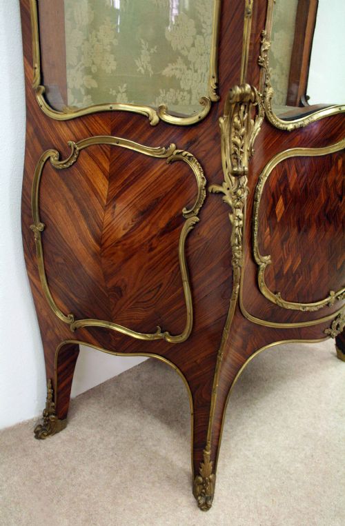 FRENCH KINGWOOD VITRINE CABINET - ADDITIONAL PHOTO 6
