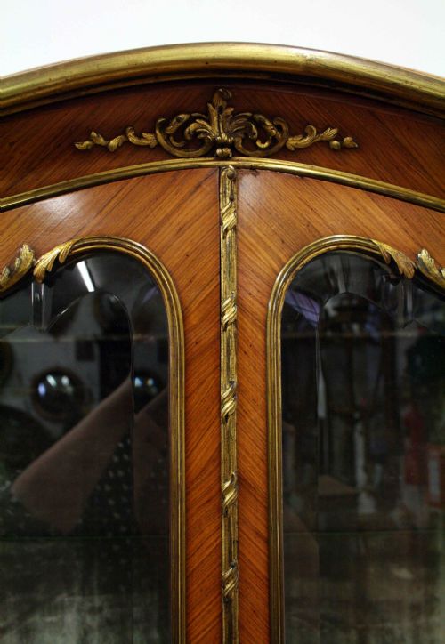 FRENCH KINGWOOD VITRINE CABINET - ADDITIONAL PHOTO 3