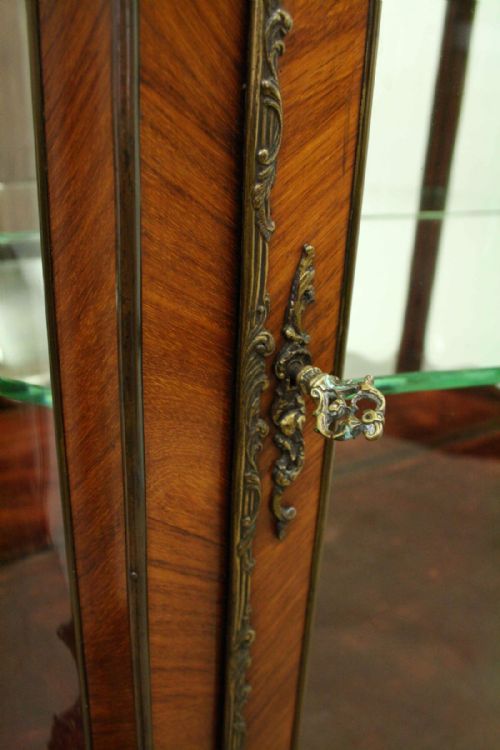 FRENCH KINGWOOD BOMBE DISPLAY CABINET - ADDITIONAL PHOTO 4