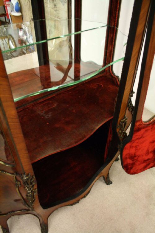 FRENCH KINGWOOD BOMBE DISPLAY CABINET - ADDITIONAL PHOTO 6