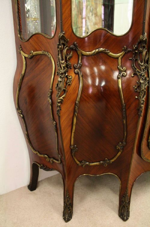 FRENCH KINGWOOD BOMBE DISPLAY CABINET - ADDITIONAL PHOTO 7
