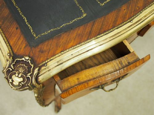 FRENCH FIGURED WALNUT WRITING TABLE - ADDITIONAL PHOTO 5