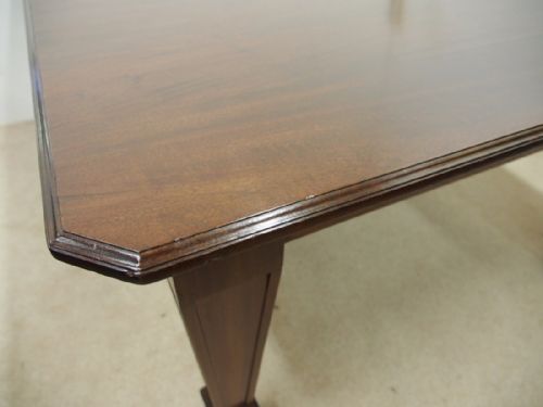 MAHOGANY DINING TABLE WITH 4 LEAVES - ADDITIONAL PHOTO 3