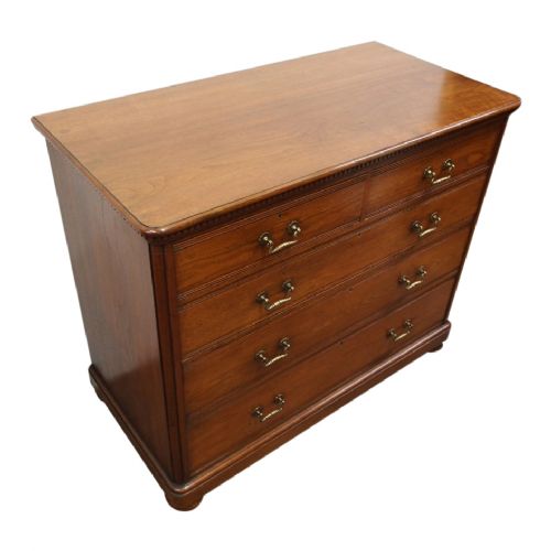 Late Victorian Italian Walnut Chest of Drawers