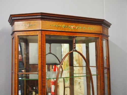 SHERATON STYLE INLAID AND PAINTED DISPLAY CABINET - ADDITIONAL PHOTO 3