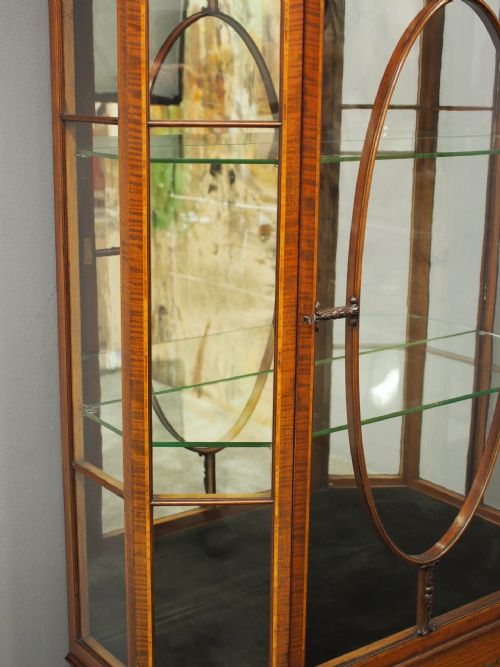 SHERATON STYLE INLAID AND PAINTED DISPLAY CABINET - ADDITIONAL PHOTO 9