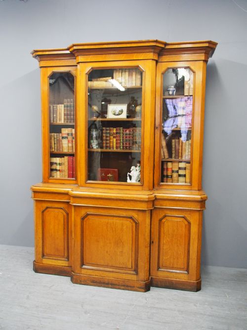 VICTORIAN 3 DOOR OAK BREAKFRONT BOOKCASE - ADDITIONAL PHOTO 2
