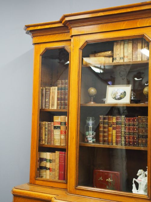 VICTORIAN 3 DOOR OAK BREAKFRONT BOOKCASE - ADDITIONAL PHOTO 7