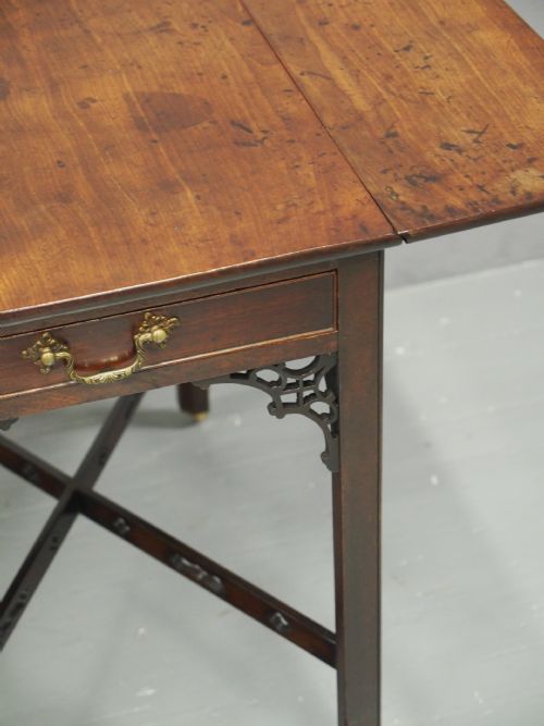 CHIPPENDALE PERIOD MAHOGANY PEMBROKE TABLE - ADDITIONAL PHOTO 6