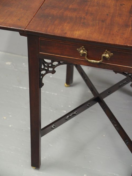 CHIPPENDALE PERIOD MAHOGANY PEMBROKE TABLE - ADDITIONAL PHOTO 8