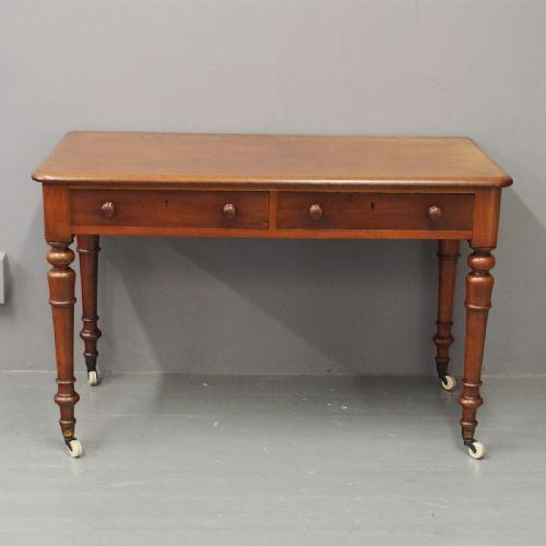 VICTORIAN MAHOGANY SIDE TABLE