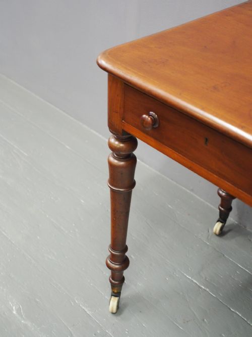 VICTORIAN MAHOGANY SIDE TABLE - ADDITIONAL PHOTO 4