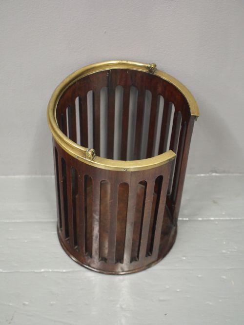 GEORGE III MAHOGANY AND BRASS BOUND PLATE BUCKET - ADDITIONAL PHOTO 2