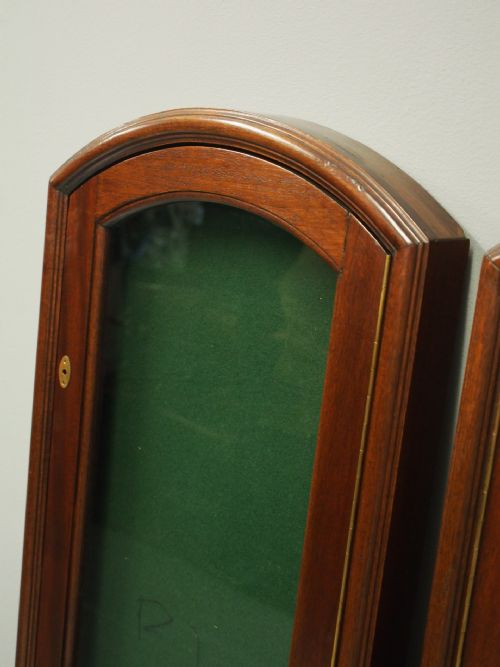 PAIR OF MAHOGANY WALL MOUNTED DISPLAY CABINETS - ADDITIONAL PHOTO 3