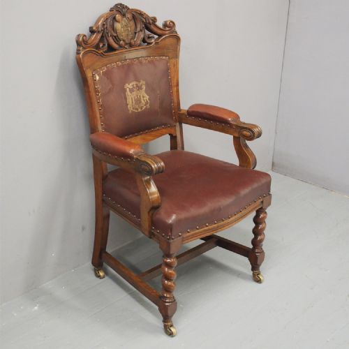 Victorian Carved Walnut Throne or Hall Chair