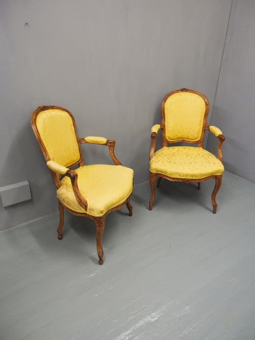 PAIR OF FRENCH LOUIS XV STYLE WALNUT AND BEECH ARMCHAIRS - ADDITIONAL PHOTO 1
