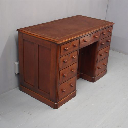 Victorian Mahogany Kneehole Desk