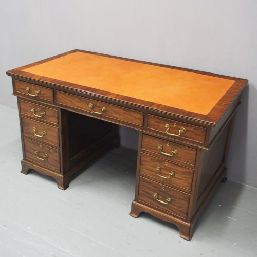 Georgian Style Mahogany Pedestal Desk
