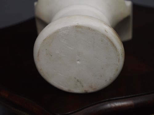 WHITE MARBLE BUST OF A GENTLEMAN - ADDITIONAL PHOTO 6