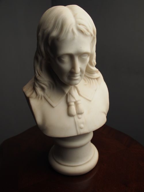 WHITE MARBLE BUST OF A GENTLEMAN - ADDITIONAL PHOTO 8