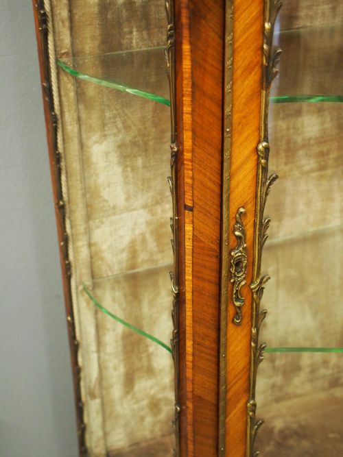 FRENCH ROSEWOOD VITRINE BY THOMAS JUSTICE SONS - ADDITIONAL PHOTO 8