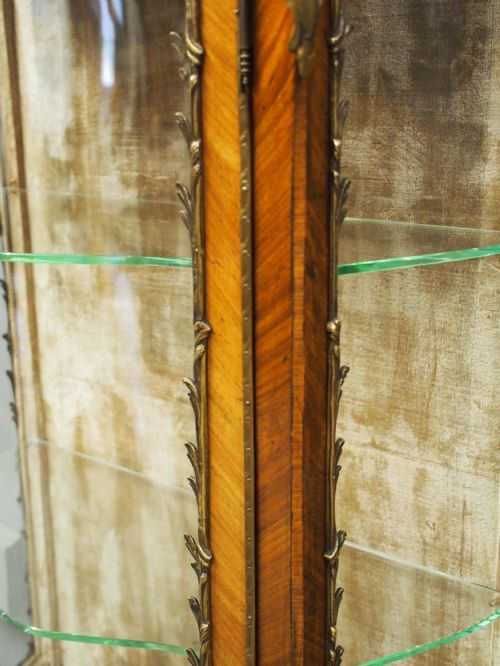 FRENCH ROSEWOOD VITRINE BY THOMAS JUSTICE SONS - ADDITIONAL PHOTO 12
