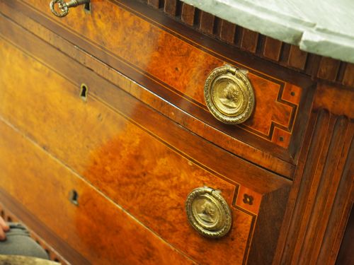 DUTCH MARBLE TOP BURR ELM COMMODE CHEST - ADDITIONAL PHOTO 6