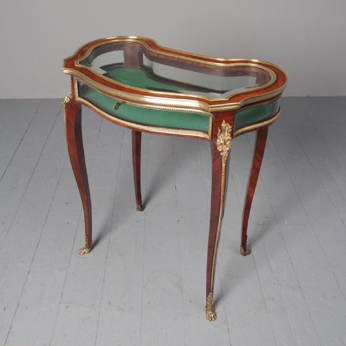 ANTIQUE FRENCH KINGWOOD HEARTSHAPED BIJOUTERIE TABLE - ADDITIONAL PHOTO 1