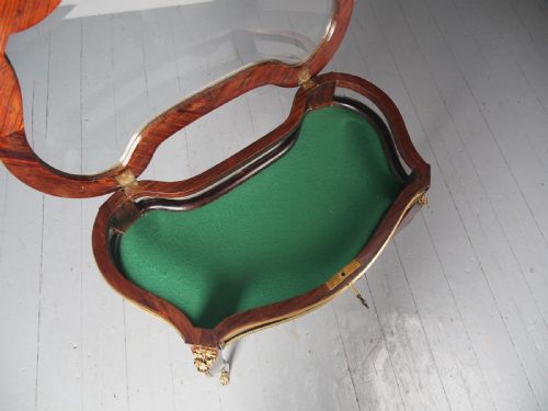 ANTIQUE FRENCH KINGWOOD HEARTSHAPED BIJOUTERIE TABLE - ADDITIONAL PHOTO 5