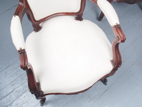 ANTIQUE SET OF 4 CARVED MAHOGANY ARMCHAIRS - ADDITIONAL PHOTO 6