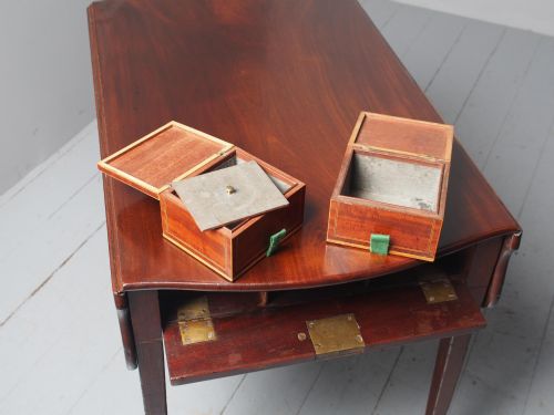 ANTIQUE GEORGE III MAHOGANY PEMBROKE TEA CADDY TABLE - ADDITIONAL PHOTO 12