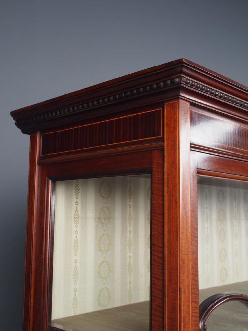 ANTIQUE SHERATON STYLE INLAID MAHOGANY DISPLAY CABINET - ADDITIONAL PHOTO 7