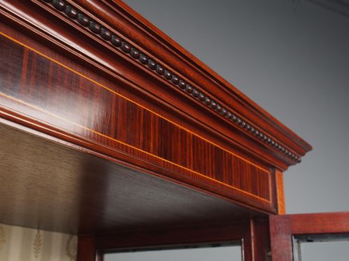ANTIQUE SHERATON STYLE INLAID MAHOGANY DISPLAY CABINET - ADDITIONAL PHOTO 9