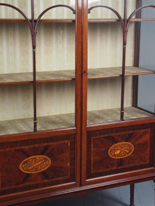 ANTIQUE SHERATON STYLE INLAID MAHOGANY DISPLAY CABINET - ADDITIONAL PHOTO 10