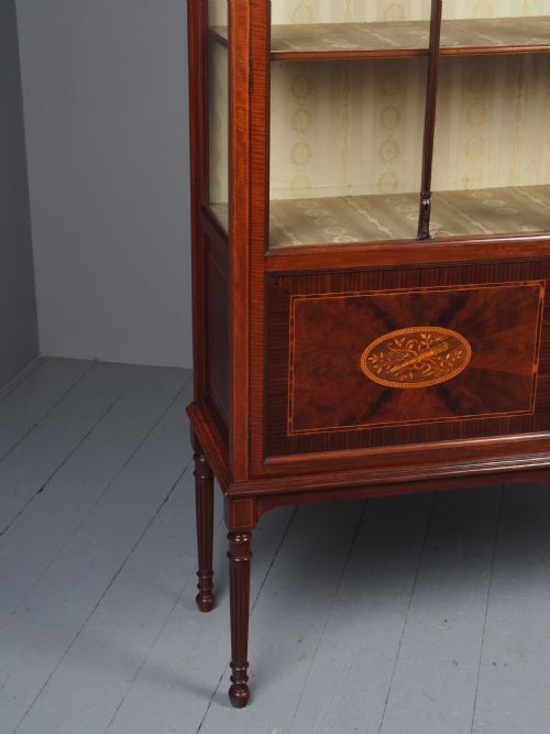 ANTIQUE SHERATON STYLE INLAID MAHOGANY DISPLAY CABINET - ADDITIONAL PHOTO 12