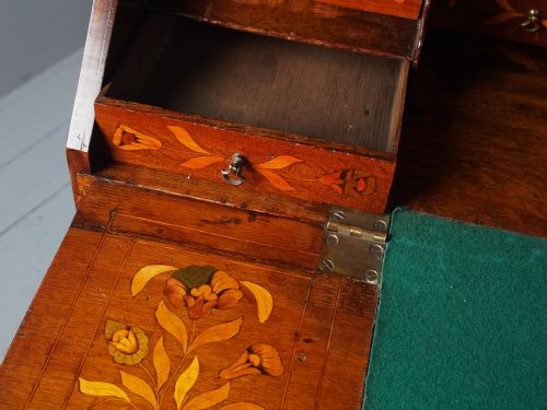 EARLY 19TH CENTURY LARGE DUTCH MARQUETRY BUREAU - ADDITIONAL PHOTO 11