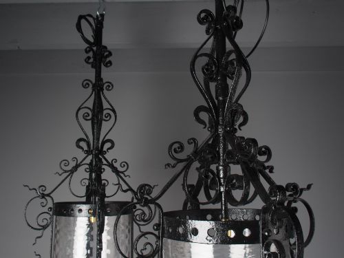 PAIR OF 1920S BLACKSMITH MADE CAST IRON HALL LANTERNS - ADDITIONAL PHOTO 4