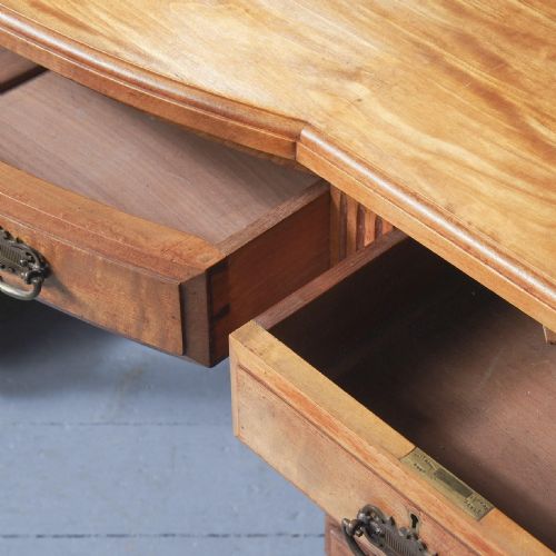 ANTIQUE JOHN TAYLOR OF EDINBURGH SATINWOOD DRESSING TABLE - ADDITIONAL PHOTO 3