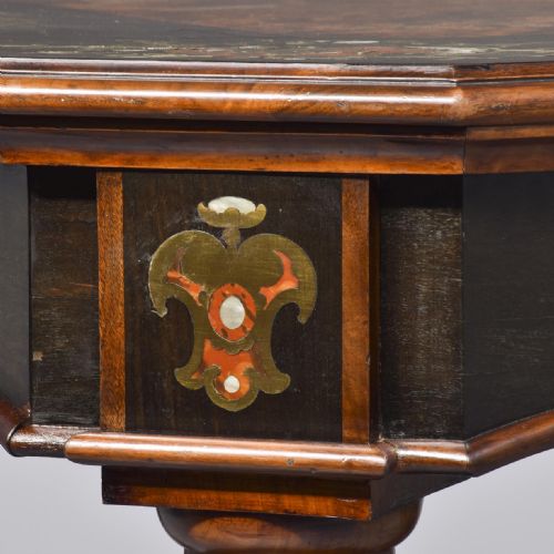 A LARGE FRENCH CENTRE TABLE - ADDITIONAL PHOTO 1
